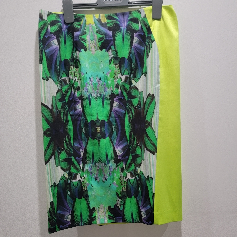 Elie Tahari Floral Green and Yellow Skirt Sz 4